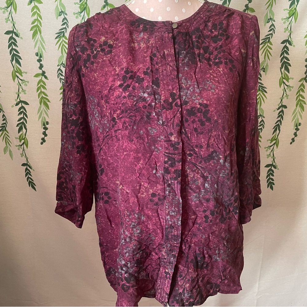 Size 8 Banana Republic Purple Button Down Blouse C2